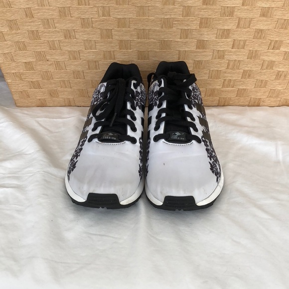 Casual adidas shoes - Picture 2 of 7